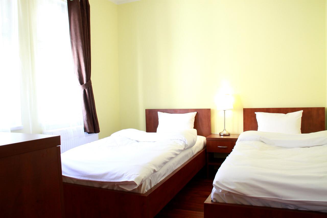 יאסימוב Hotel Vera מראה חיצוני תמונה