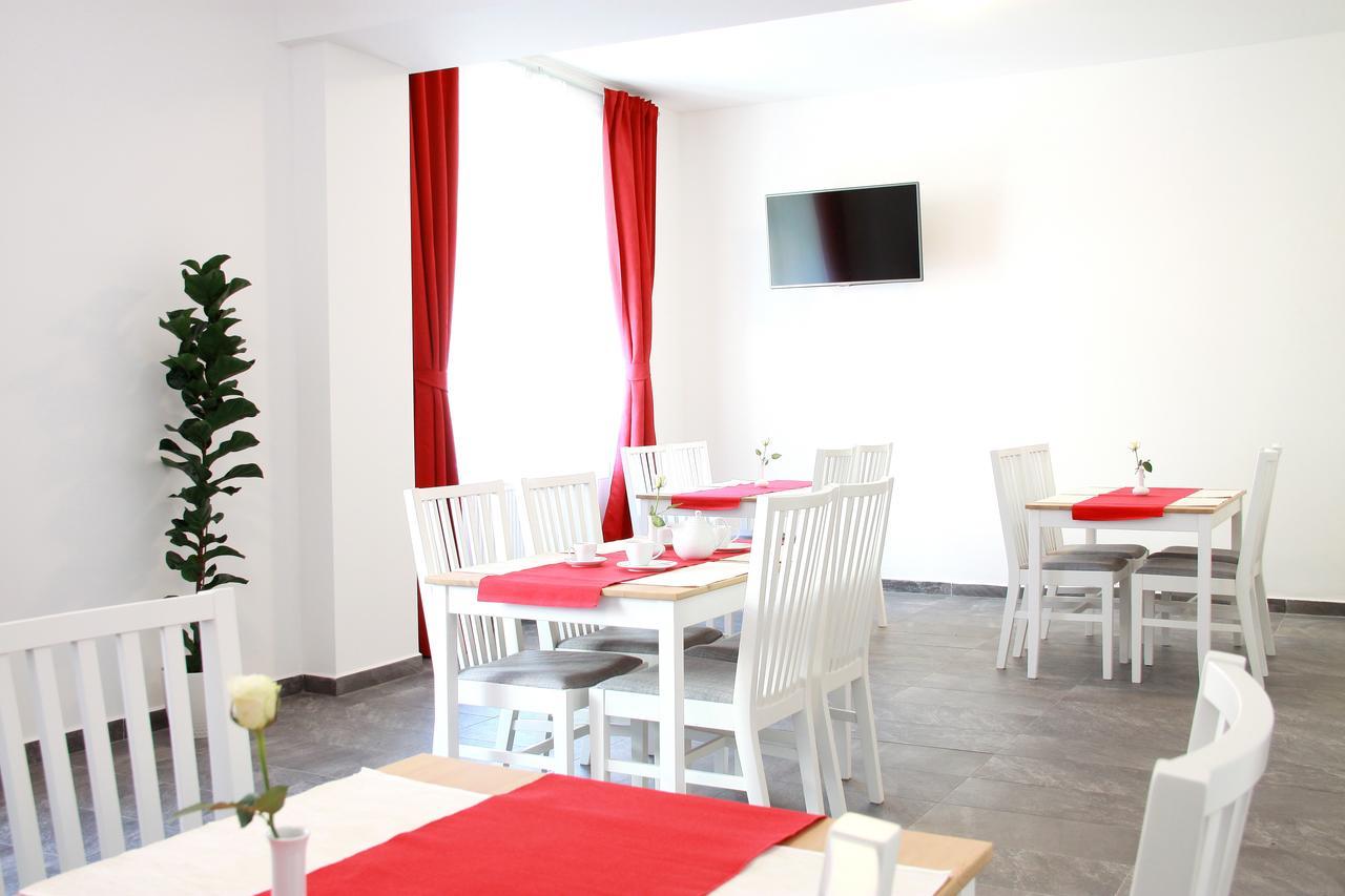 יאסימוב Hotel Vera מראה חיצוני תמונה