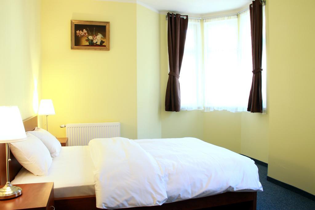 יאסימוב Hotel Vera מראה חיצוני תמונה